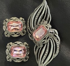 Vintage Brooch Earrings Set Pierced Pink Rhinestone Leaf Flowers Open Work.
