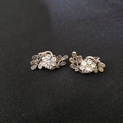 Vintage Coro Gold Tone Rhinestone Cluster Clip On Earrings Leaf Spray
