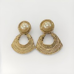 Vintage Gold Tone Runway Pearl Dangle Clip Earrings D&E Statement 1980s