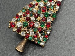 Vintage Large Gold Tone Christmas Tree Brooch Red Green Clear Rhinestone Pin