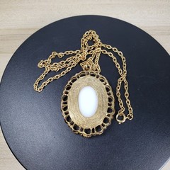Vintage Porcelain Cameo Lover Dance Courting Couple Gold Tone Pendant 23″ Chain