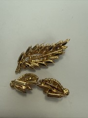 Vintage Rhinestone Prong Set Floral Goldtone Brooch Pin Plus Earrings