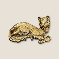 Vintage Estate Gold Tone Spotted Green Eyed Leopard Brooch Pin
