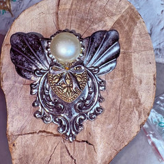 Vintage Signed JANE Davis 1997 AOL Angels of Love Angel Brooch Collectible