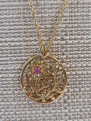 Avon Mother’s Day Vintage Pendant Chain Necklace Gold Tone With Red Ruby Round