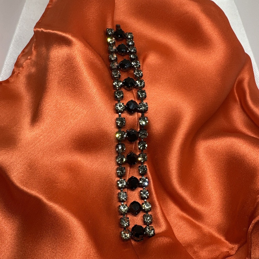 Vtg Wavy Black Crystal and Rhinstones Victorian Bracelet. 1”x7”. See pics.