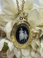 Maiden Cherub Angel Wedding jewelry Cameo Locket Pendant Necklace Gold Mom Gift