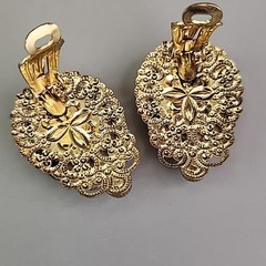Vintage Flower Clip On Earrings Glass Transferware Germany Gold Tone Filigree