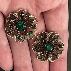 Vintage Set Of 2 Green Colorless Rhinestone Prong Gold Tone Scatter Pins