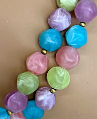 VINTAGE Pastel Marbled Lucite Bead Statement Necklace Gold Tone Spring Ring 26in
