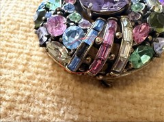 Vintage Hollycraft Signed Pastel 1955 GORGEOUS Brooch & Screw Back Earring Set