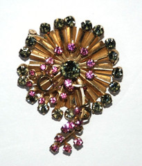 1960’s Flower Brooch Sunburst Pin Sparkly Rhinestone Costume Jewelry Pink Gray