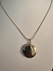 Vintage Goldtone Floral Locket Necklace 24 In