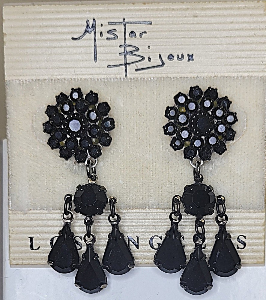 Vintage-style necklace and earrin black floral connectors and tear drop crystals