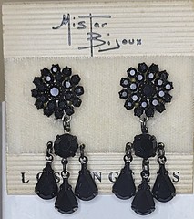 Vintage-style necklace and earrin black floral connectors and tear drop crystals