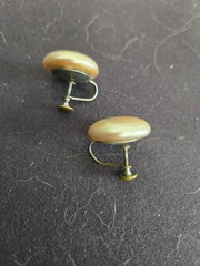 Vintage Plastic Round Pearl White Twist back Clip-on