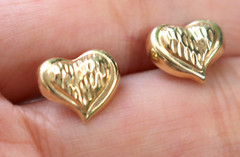 Lovely Dainty VTG Michael Anthony Ma 14K Yellow Gold Heart Stud Earrings .52g