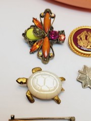 Vintage Brooch Estate Jewelry Brooch Lot For Repair!(26)