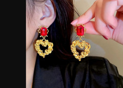 Beautiful Medieval Golden Hearts Earrings RED Glass Stone HEARTS Statement NWT
