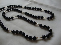 VINTAGE 1970s ‘BEAD MEDLEY’ RICE PEARL BLACK ONYX 30″ ENDLESS BEAD NECKLACE