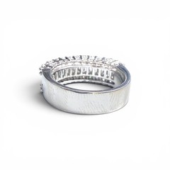 1.35cttw. White Diamond Ring in 18k White Gold 6.25US 7.12g.