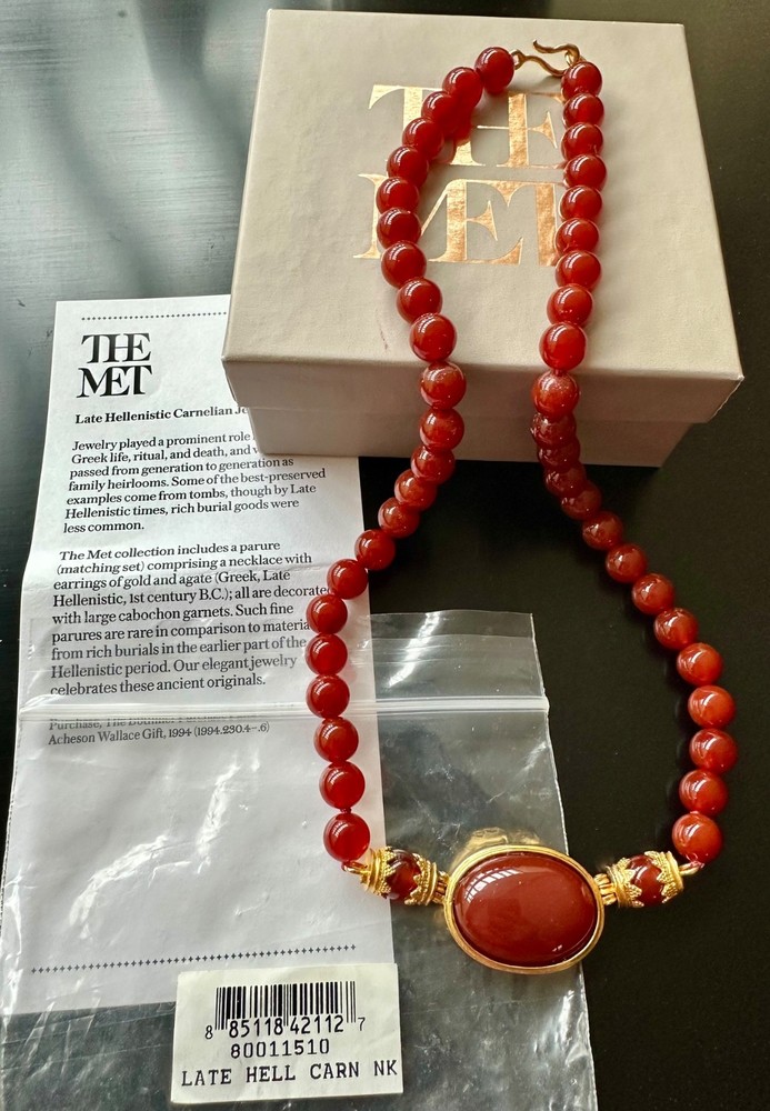 NEW Vintage Metropolitan Museum Of Art MMA Carnelian Cabochon 24k Gold Necklace