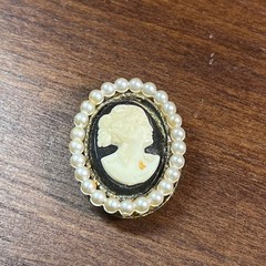 Vtg Cameo Scarf Slide Faux Pearl Halo Gold Tone Oval Portrait Clip Black Cream