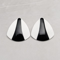 Vintage Stud Earrings Very Large Off White & Black Retro Curved Triangle – Marks
