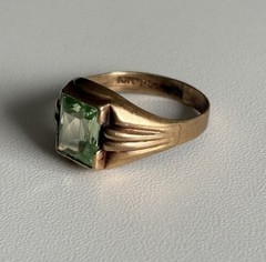 ANTIQUE 10K YELLOW GOLD URANIUM GREEN SPINEL GEMSTONE RING size 6.5 STUNNING