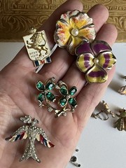 Vintage Jewelry Lot Pin Broochrhinestones Pot Metal Enamel 1940-1950’s