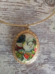Vintage Holiday Kitsch Oval Pendant Necklace Snowman Snowwomen Christmas Choker