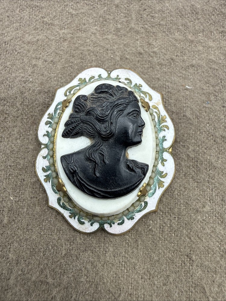 Vintage Cameo Enamel Brooch Pin Gold Tone RARE
