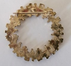 7 Vintage Pins Pinbacks Good Condition Costume Jewelry Lite Wear On Some
