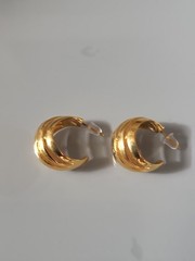 Rare Vintage .75″ Hoops Goldtone Ornate Earrings Eleborate Swirls Beautiful R11