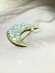 Unusual Antique Victorian Crescent Moon Brooch Prong Set Rhinestones Pin 1880s