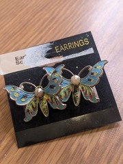 vintage coro butterfly earrings screw back faux pearl blue green silvertone