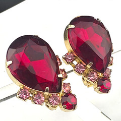 Chunky Vintage Red Pink Juliana Rhinestone Gold Tone Clip On Earrings 1.25″
