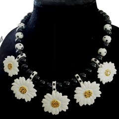 Vintage Flying Colors Ceramic Daisy Flowers Statement Necklace 20″ Daisies RARE!