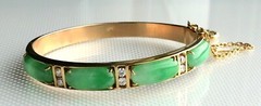 18K YELLOW GOLD JADEITE JADE & DIAMOND OVAL HINGED BANGLE BRACELET SIZE 6”