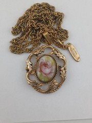 1970s Whiting & Davis gold tone Victorian inspired pink rose pendant necklace