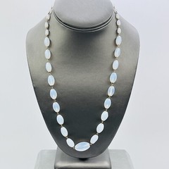 Vintage Art Deco Opaline Opalite Graduated Glass Bead Necklace 21″