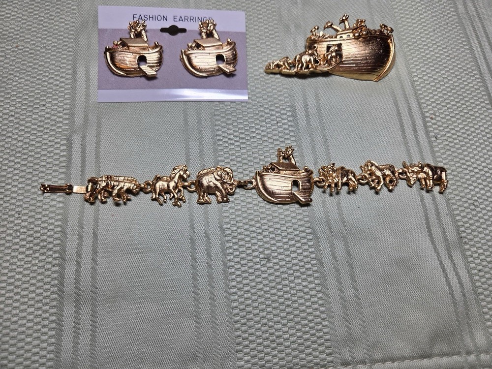 Vintage Noah’s Ark Costume Jewelry Set Brooch, Bracelet, Earrings (post), Nice