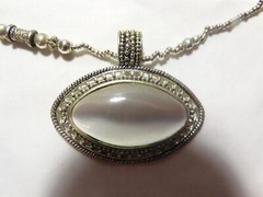 Beautiful Vintage Silver Tone Bead & Chain W/White Stone Pendant 19″