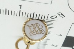 ANTIQUE ENGLISH GOLD AGATE SEAL FOB / CHARM ‘SJT’ c1860