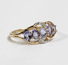 14K Yellow Gold Natural Tanzanite & Diamond Stone Ring Signed