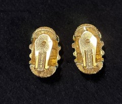 Vintage Mimi D N Green Enamel Ribbed Gold Tone Clip On Earrings Signed Runway