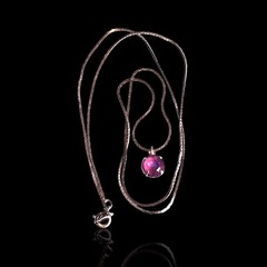 Vtg Silver Tone Red Shifting Blue Saphiret Glass Necklace 21in