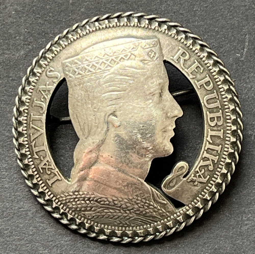 1929 Latvian Sterling silver 5 Laati Coin pin 23.5grams