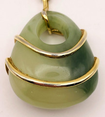 Vintage Faux Jade Gold Tone Pendant Chain Necklace