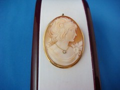 18 KT. GOLD HANDMADE CAMEO BROOCH-PENDANT MADE IN ITALY 6.2 GRAMS 37X29 MM